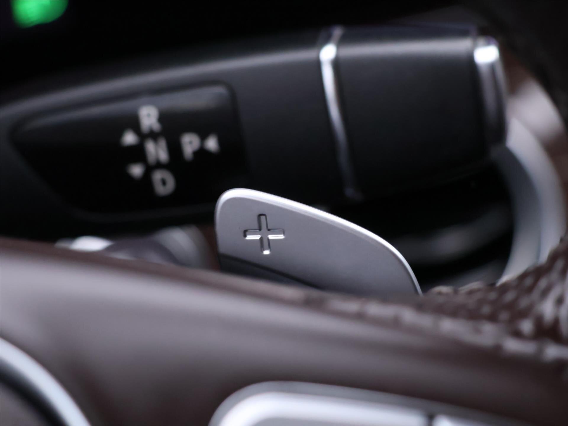 Mercedes-Benz Třídy E Sedan / Limuzína 2,0 l 135 kw