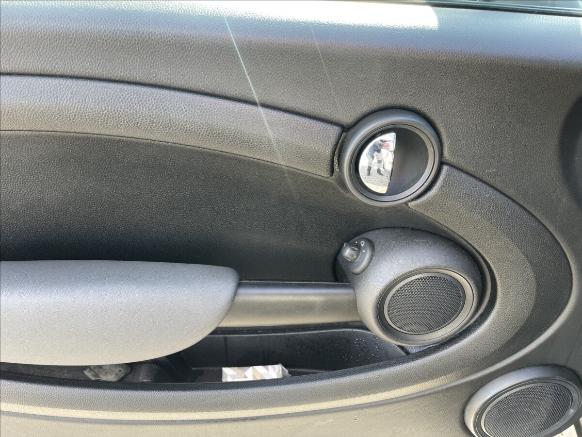 Mini Cooper Hatchback 1,6 l 88 kw