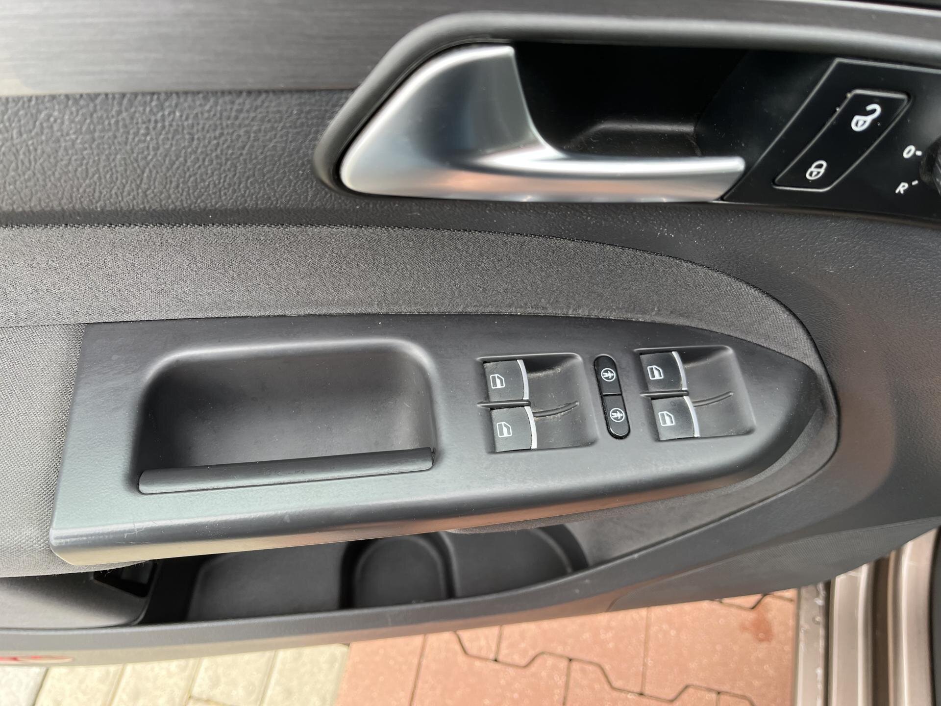 Volkswagen Touran Ostatní 1,2 l 77 kw