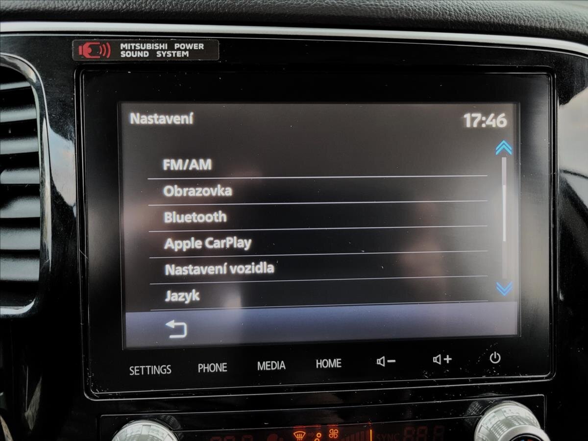 Mitsubishi Outlander SUV 2,4 l 165 kw