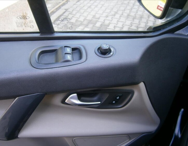 Ford Tourneo Custom Kombi 2,0 l 96 kw