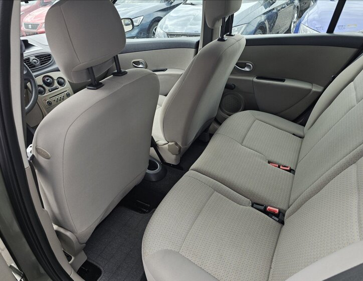 Renault Clio Kombi 1,1 l 55 kw