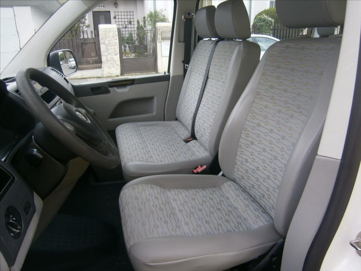 Volkswagen Transporter Kombi 2,0 l 62 kw