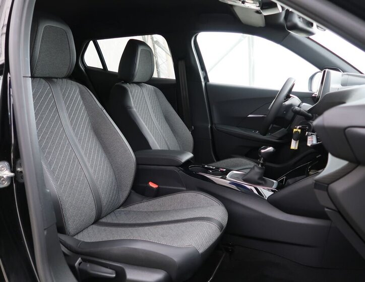Peugeot 2008 SUV / Terénní 1,2 l 74 kw