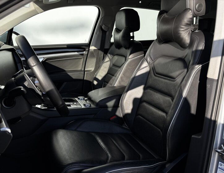 Volkswagen Touareg SUV 3,0 l 210 kw