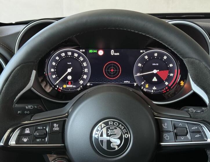 Alfa Romeo Giulia 21