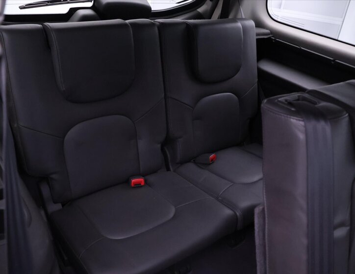 Nissan Pathfinder 16