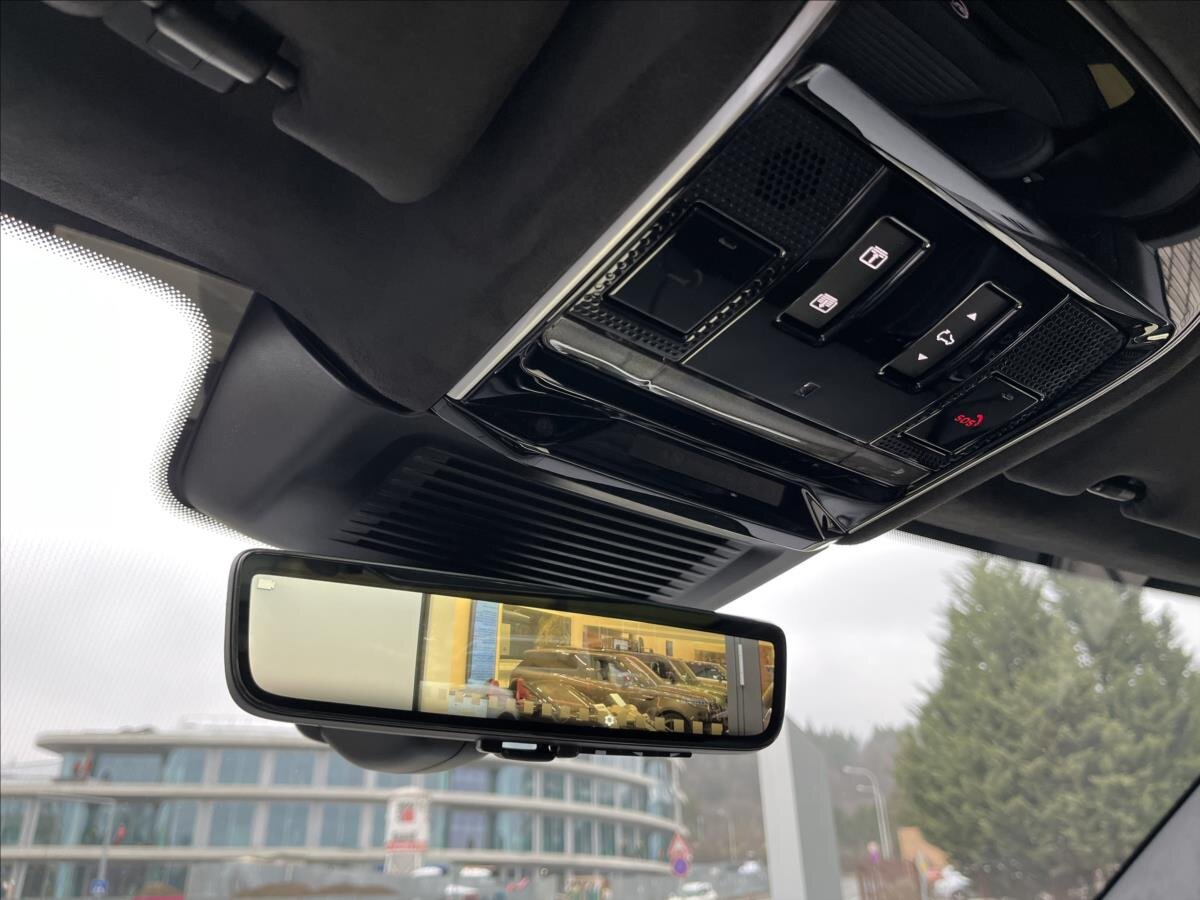Land Rover Range Rover Sport SUV / Terénní 4,4 l 467 kw