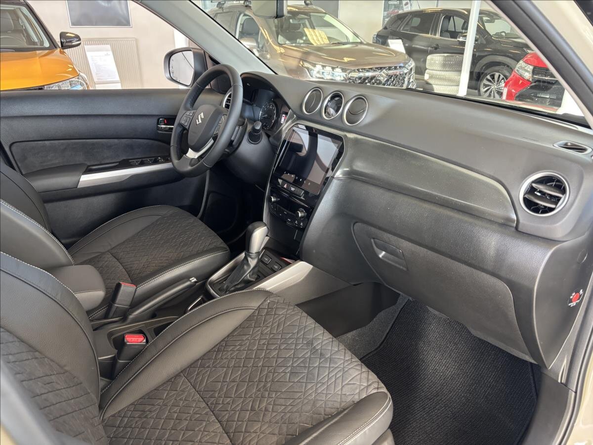 Suzuki Vitara SUV / Terénní 1,4 l 81 kw