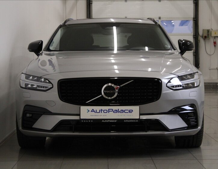 Volvo V90 2