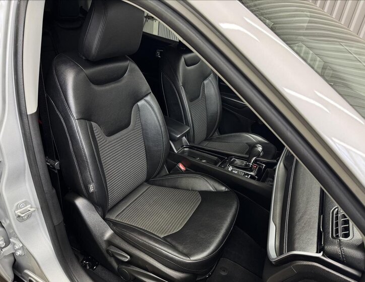 Jeep Compass SUV / Terénní 1,3 l 140 kw
