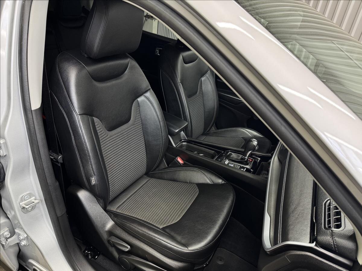 Jeep Compass SUV / Terénní 1,3 l 140 kw