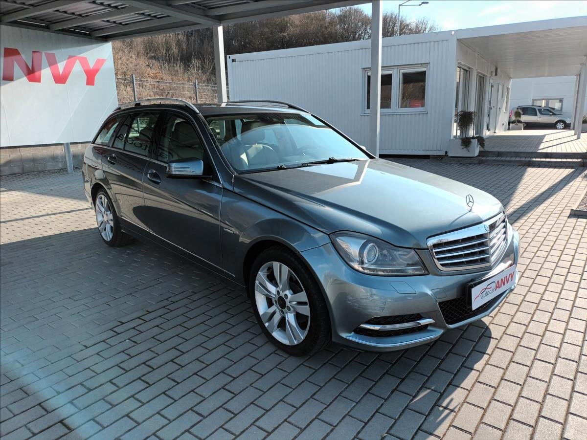 Mercedes-Benz Třídy C Kombi 2,1 l 100 kw