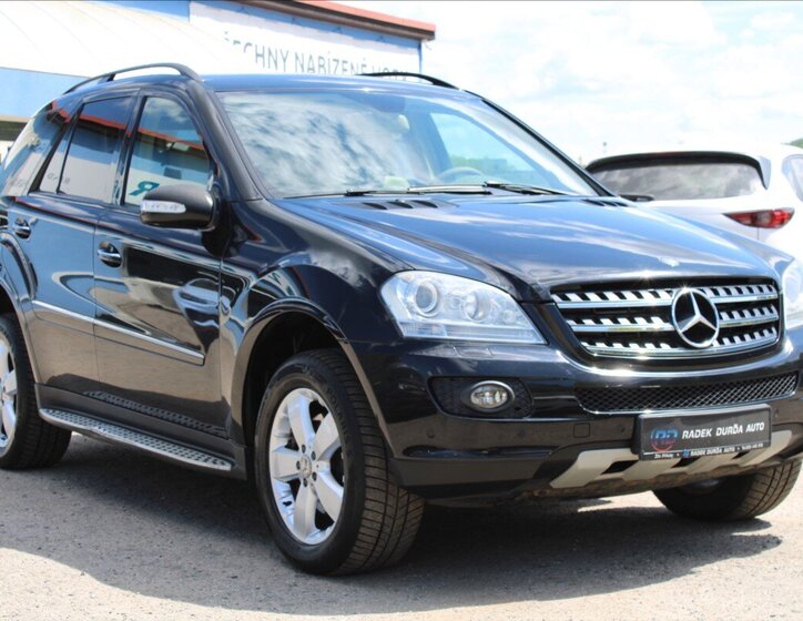 Mercedes-Benz Třídy M SUV / Terénní 3,0 l 165 kw