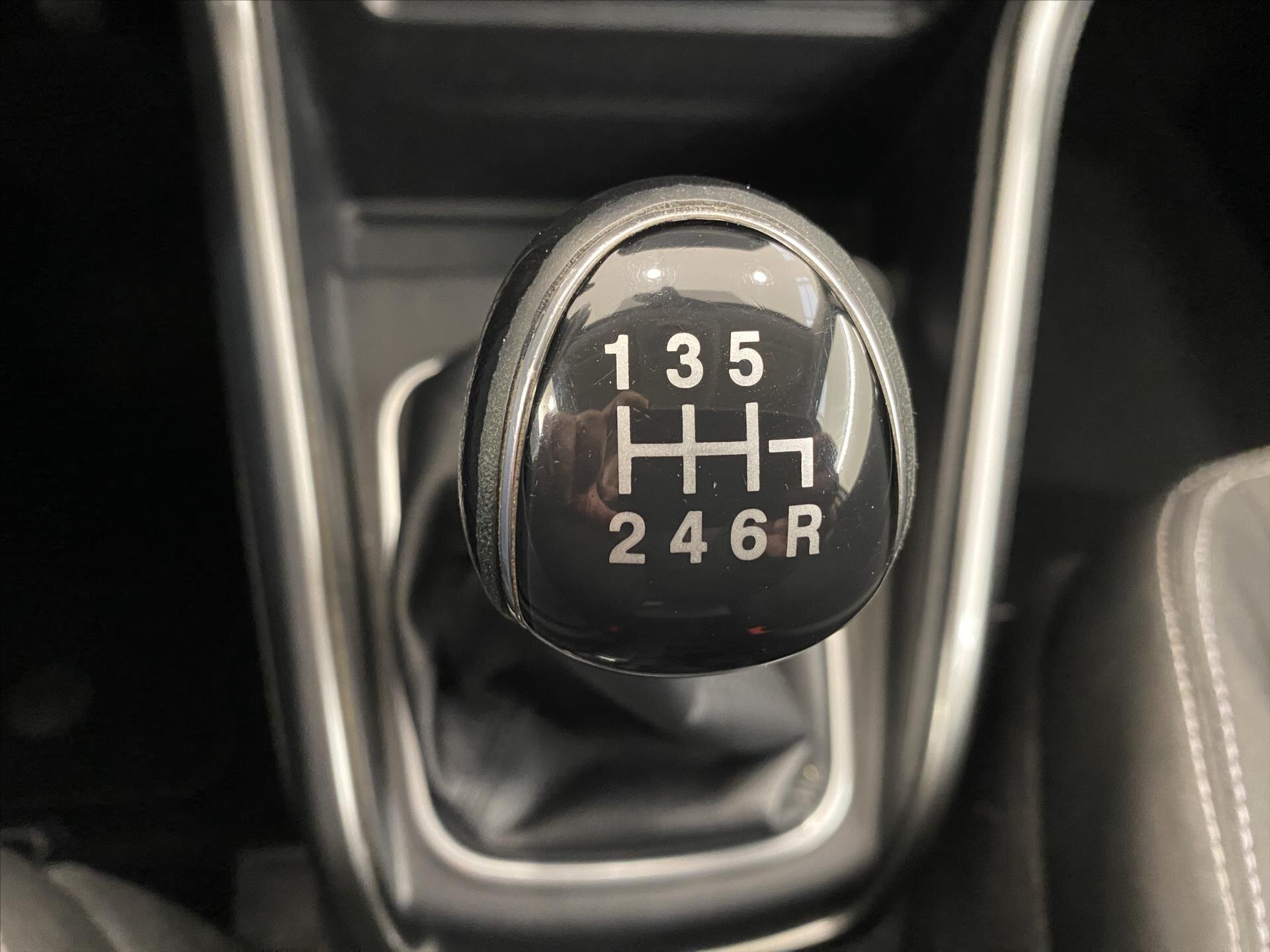 Ford EcoSport Hatchback 998,0 92 kw