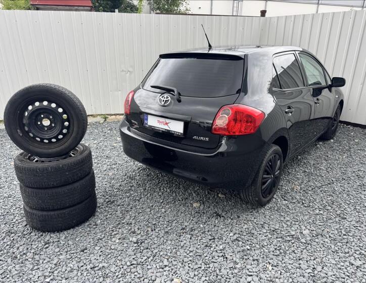 Toyota Auris 40