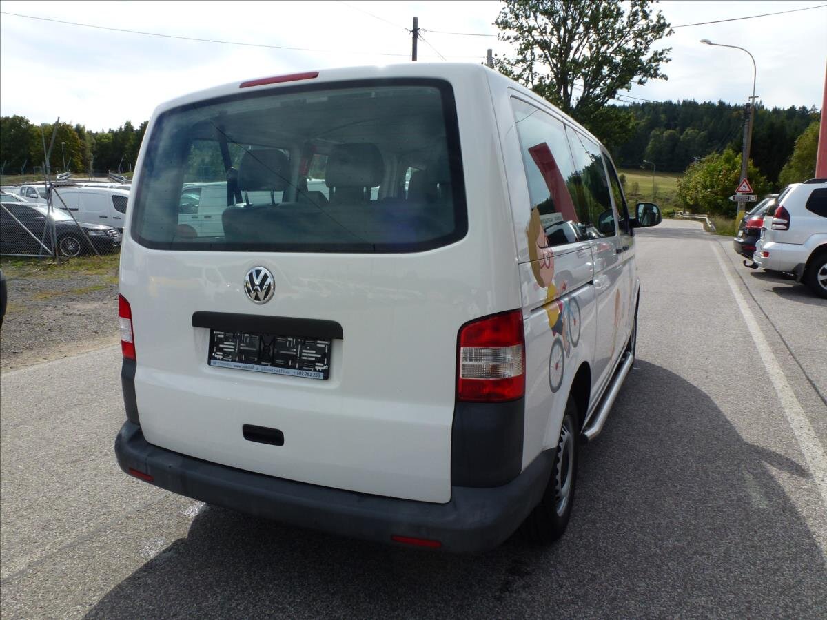 Volkswagen Transporter Kombi 2,0 l 62 kw