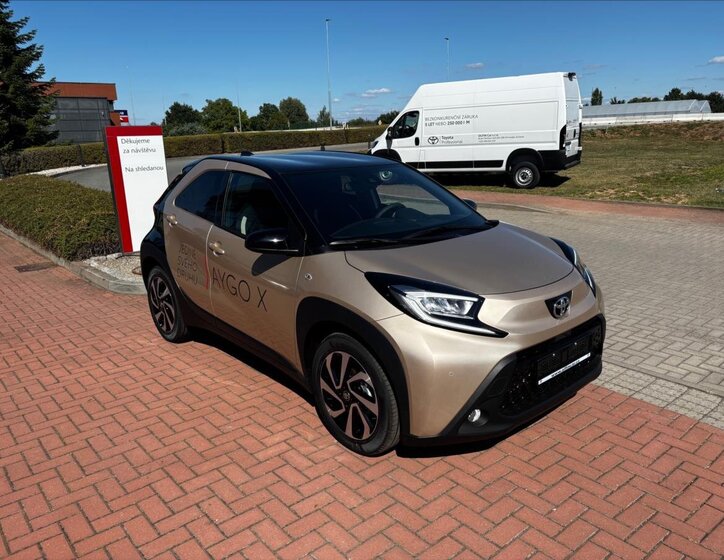 Toyota Aygo Hatchback 998,0 53 kw