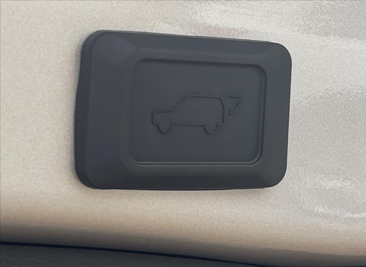 Toyota RAV4 SUV 2,5 l 219 kw