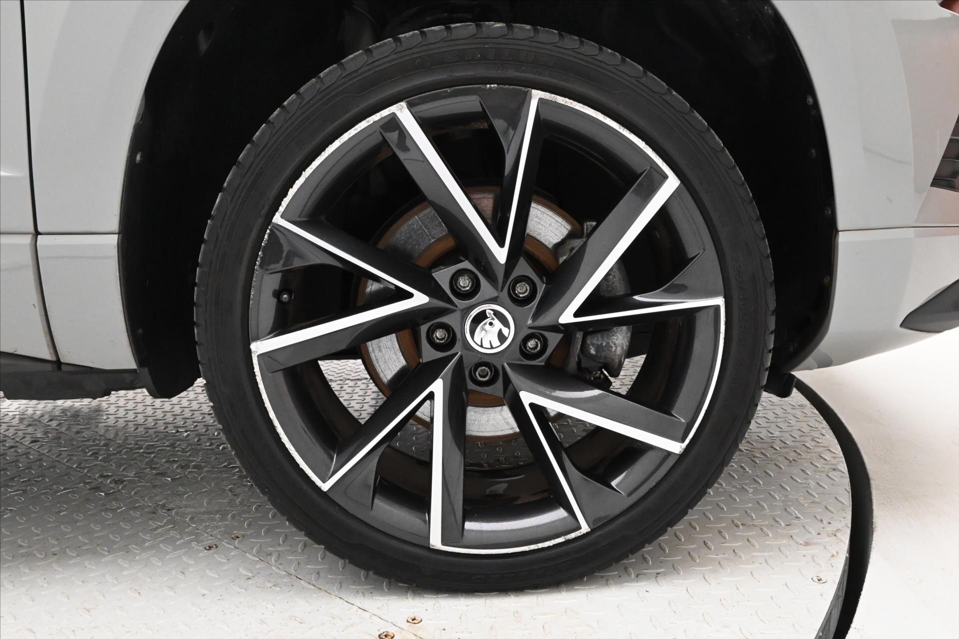 Škoda Karoq SUV / Terénní 1,5 l 110 kw