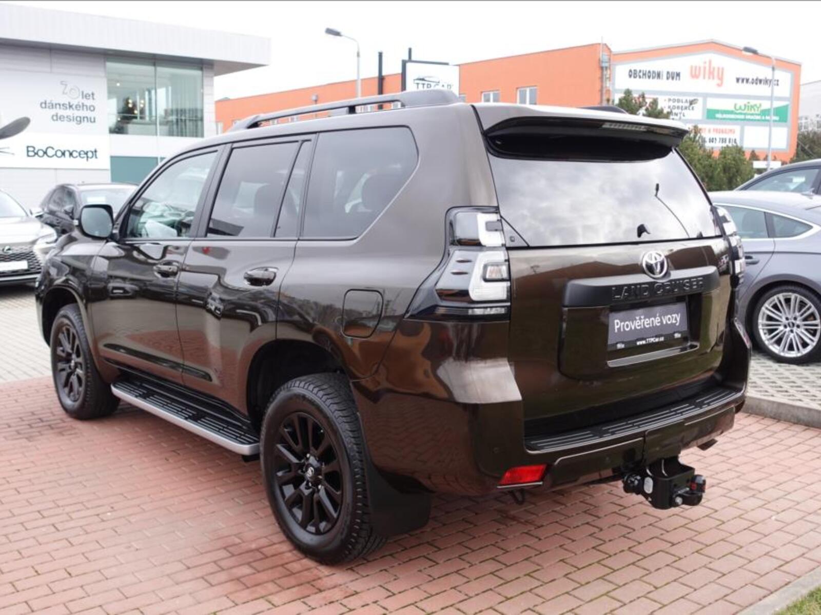 Toyota Land Cruiser 6