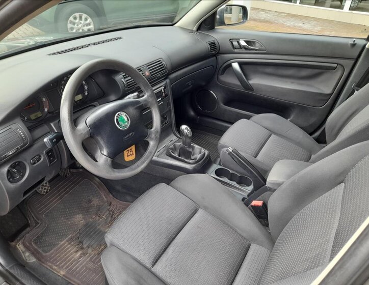 Škoda Superb Sedan / Limuzína 1,9 l 74 kw