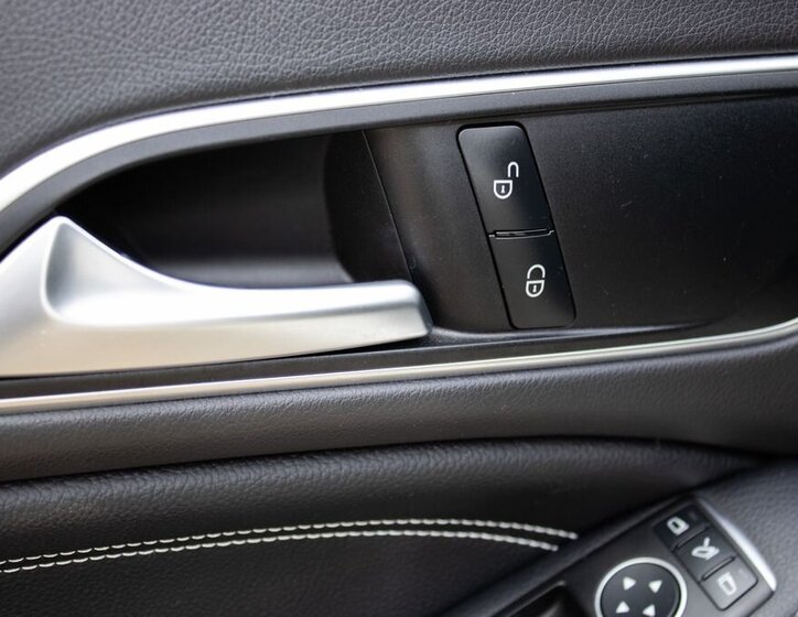 Mercedes-Benz CLA Kombi 1,5 l 80 kw