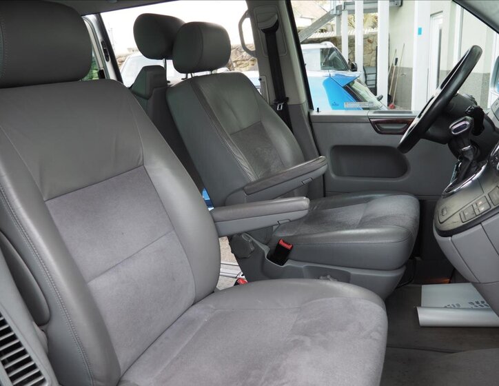 Volkswagen Multivan Kombi 2,5 l 128 kw