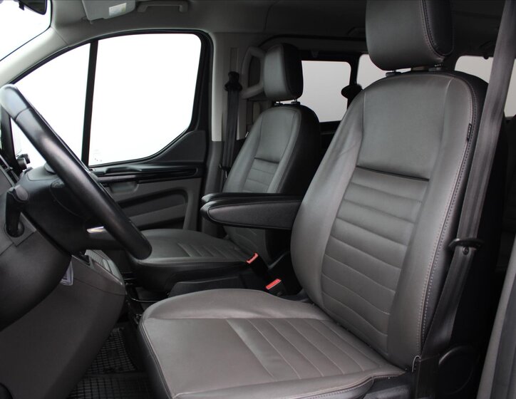 Ford Tourneo Custom MPV 2,0 l 136 kw