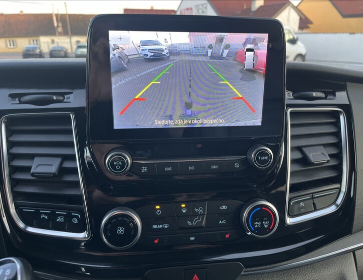 Ford Tourneo Custom 38