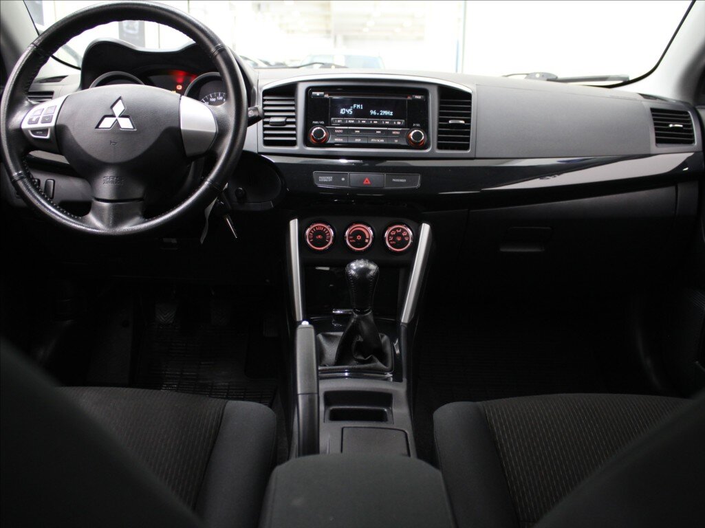 Mitsubishi Lancer Liftback 1,6 l 86 kw