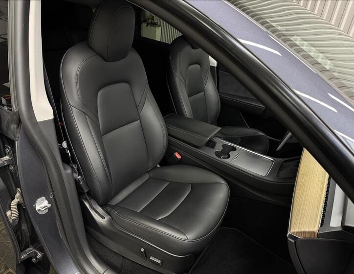 Tesla Model Y 33