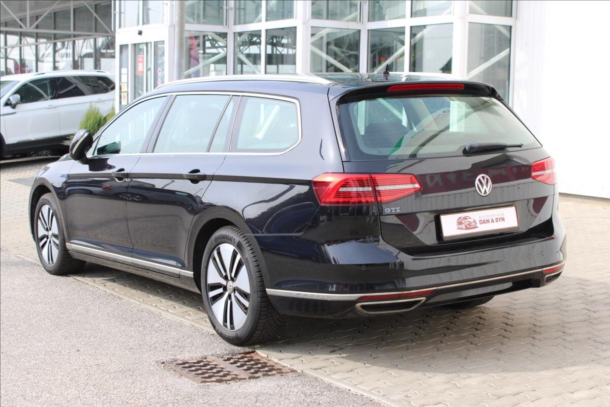 Volkswagen Passat Sedan / Limuzína 1,4 l 115 kw