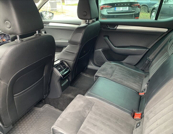 Škoda Superb Sedan / Limuzína 1,5 l 110 kw