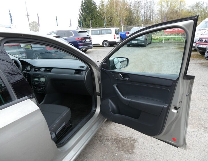 Škoda Rapid Sedan / Limuzína 1,2 l 77 kw