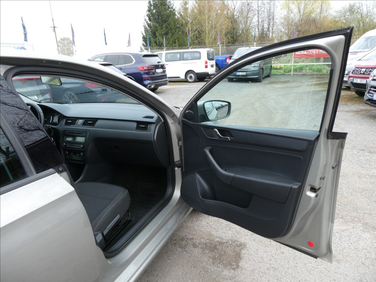 Škoda Rapid Sedan / Limuzína 1,2 l 77 kw