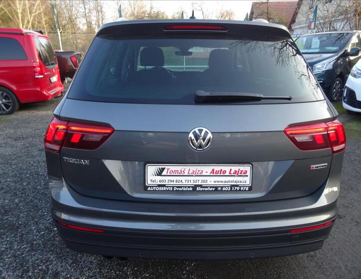 Volkswagen Tiguan 8
