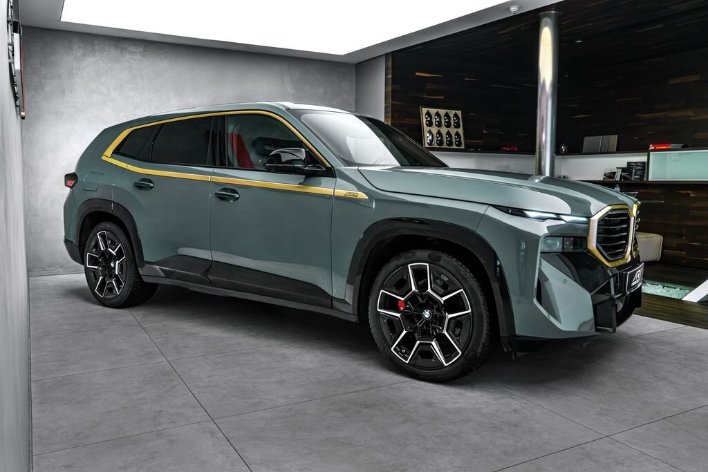 BMW XM SUV 4,4 l 360 kw