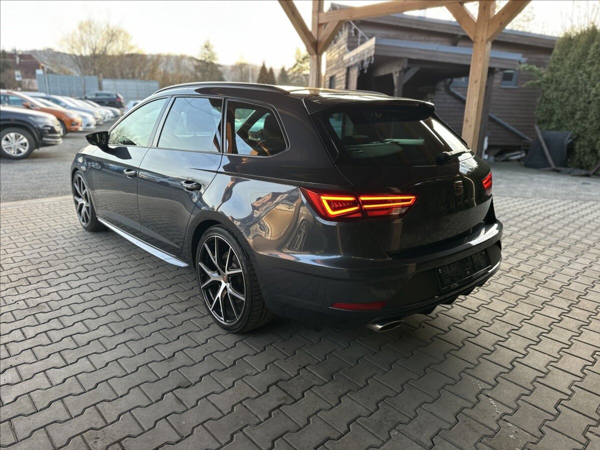 Seat Leon Kombi 2,0 l 221 kw