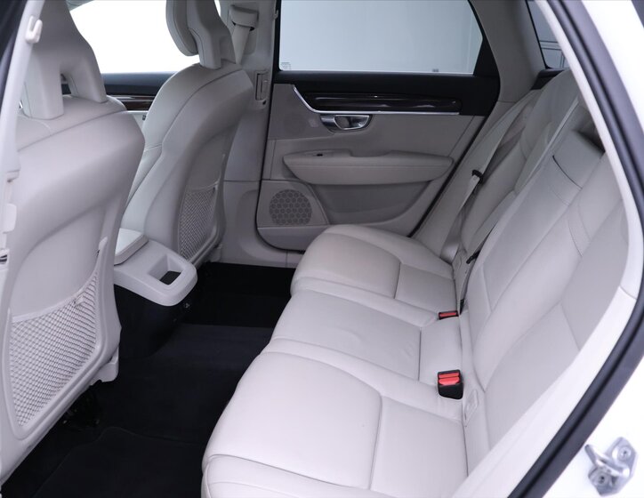 Volvo V90 Kombi 2,0 l 140 kw