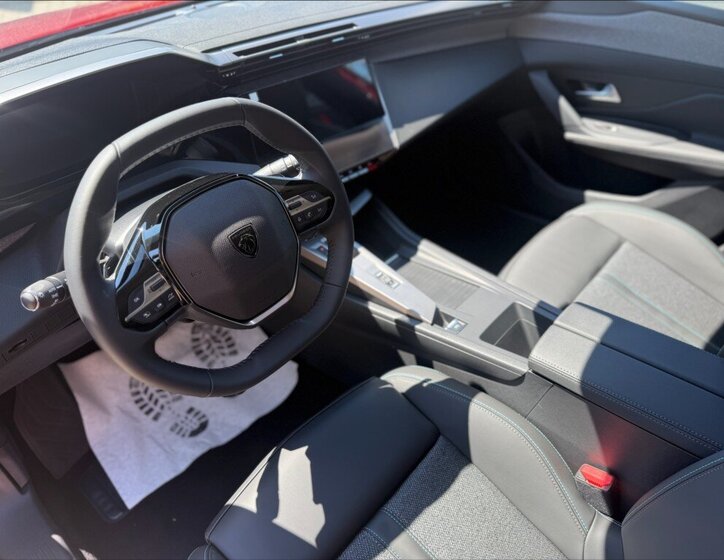 Peugeot 308 Kombi 1,2 l 107 kw