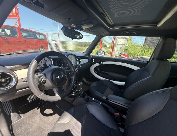 Mini Cooper Hatchback 1,6 l 90 kw