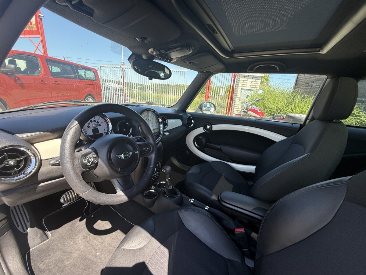 Mini Cooper Hatchback 1,6 l 90 kw