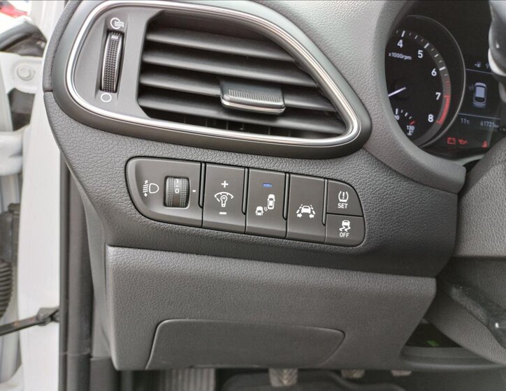 Hyundai i30 Kombi 1,4 l 103 kw