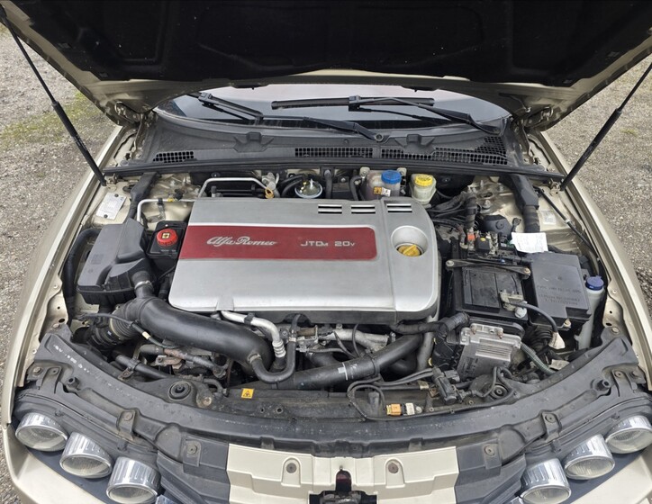 Alfa Romeo Spider 16