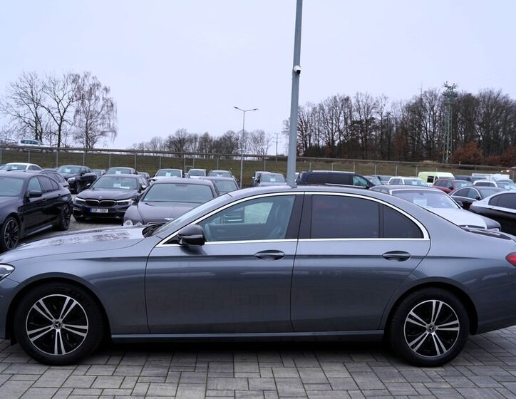 Mercedes-Benz Třídy E Sedan 2,0 l 143 kw