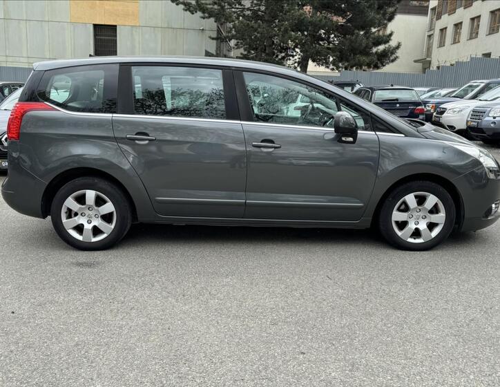 Peugeot 5008 7