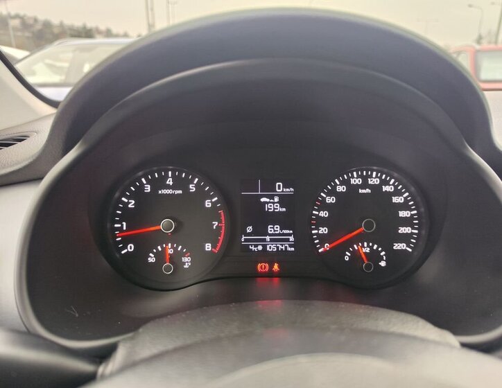 KIA Stonic Hatchback 1,2 l 62 kw