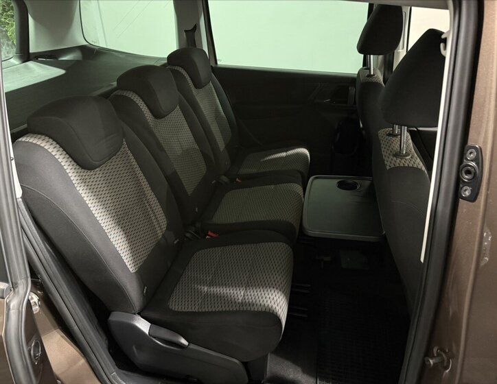 Volkswagen Sharan MPV 2,0 l 103 kw