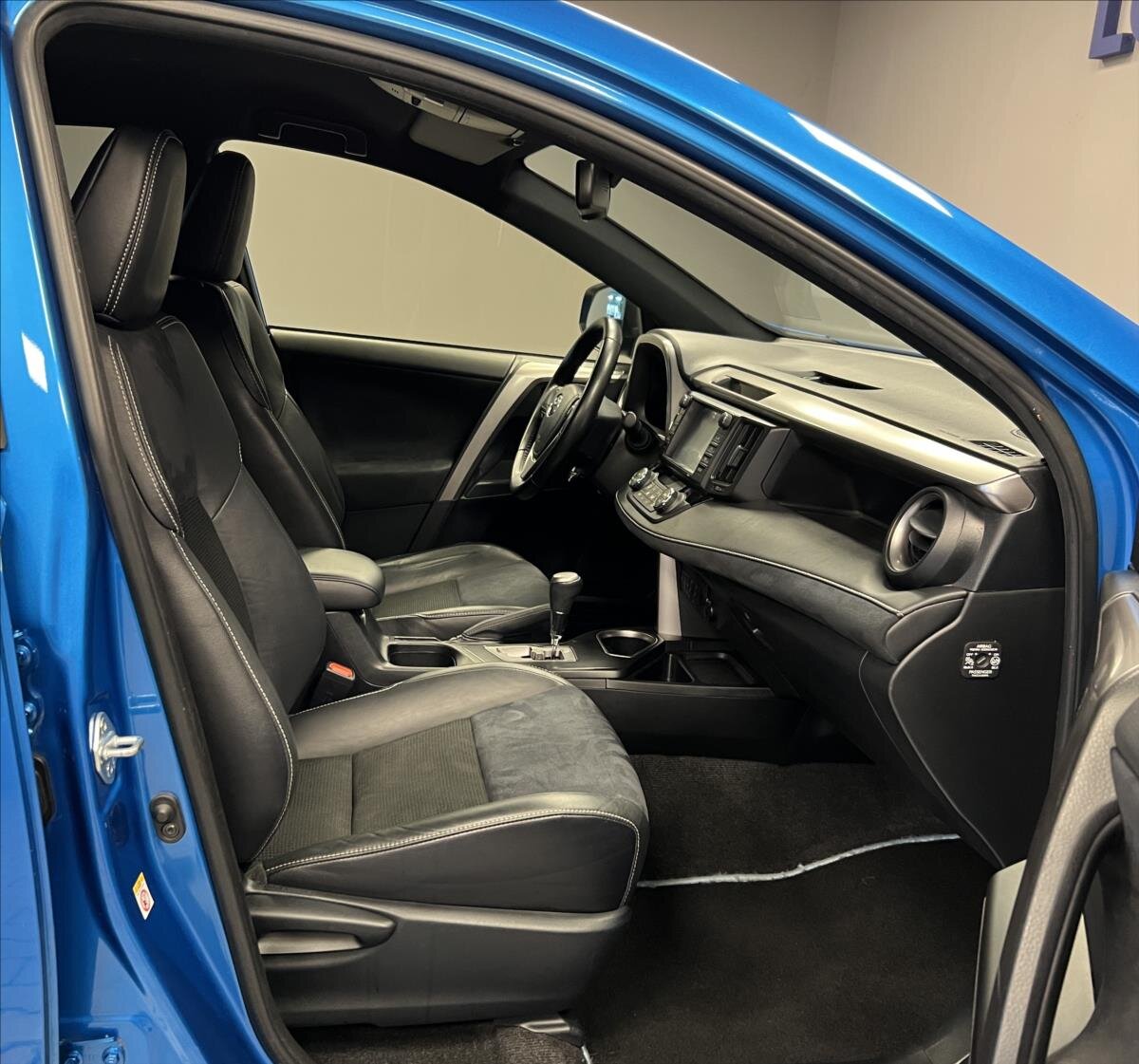 Toyota RAV4 SUV 2,5 l 114 kw